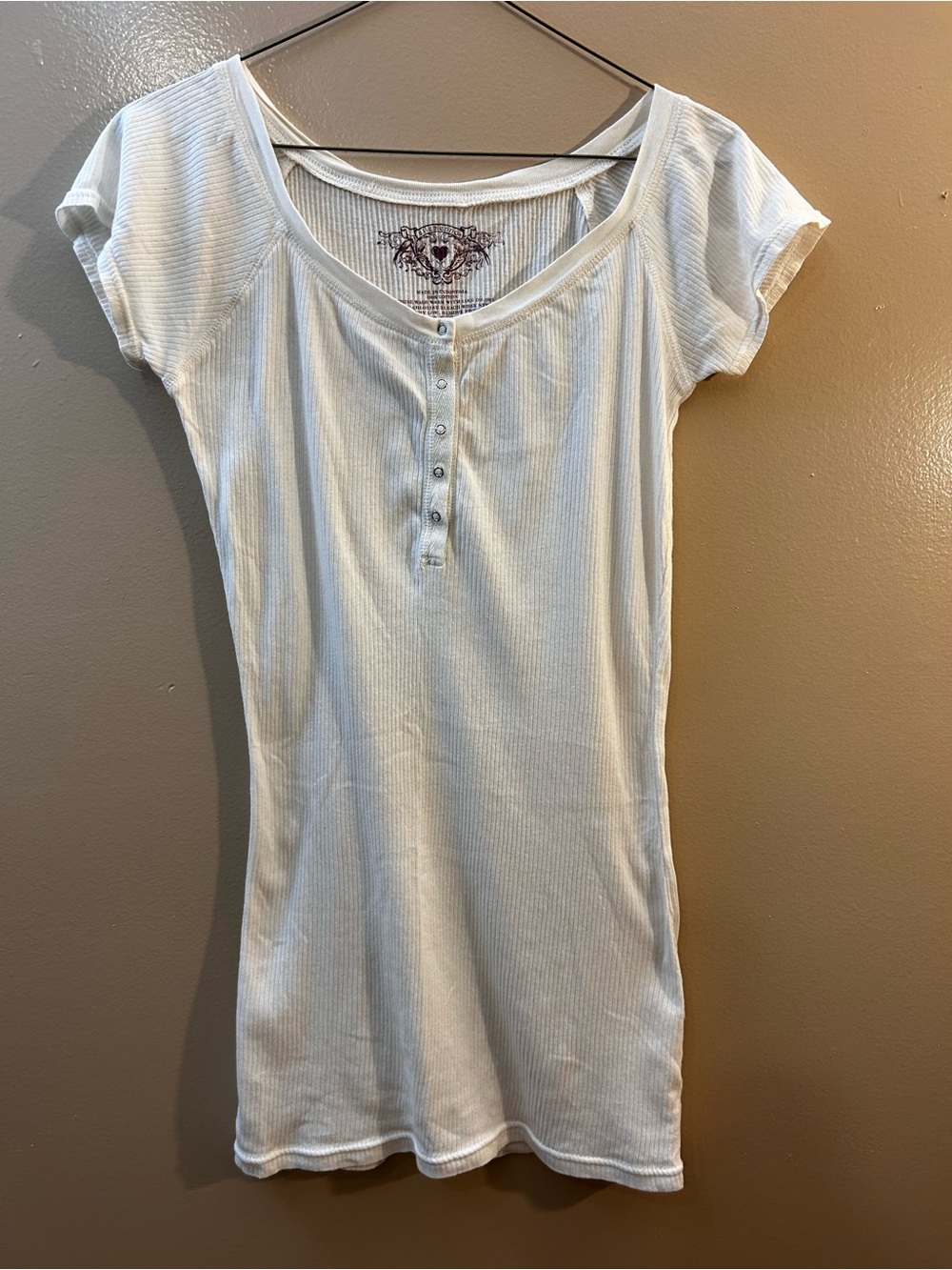 ellemenno Cream Ribbed Henley Short Sleeve Tee